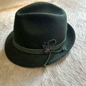 Wool hat - hunter green with metal deer accent